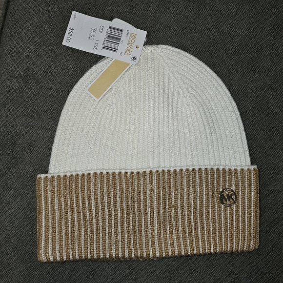 Michael Kors Women's colorblocked  Plaited Fisherman Rib Cuff Beanie Winter hat - Picture 3 of 11